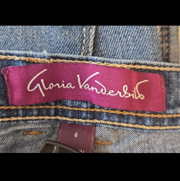 Gloria Vanderbilt Straight Leg Jeans in Dark Blue Wash - Picture 6 of 8